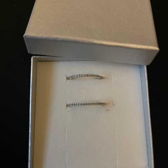 🆕💍 NEW IN BOX 0.36 CARAT WEIGHT THIN STERLING SILVER DIAMOND💎ANNIVERSARY BAND - Picture 12 of 14